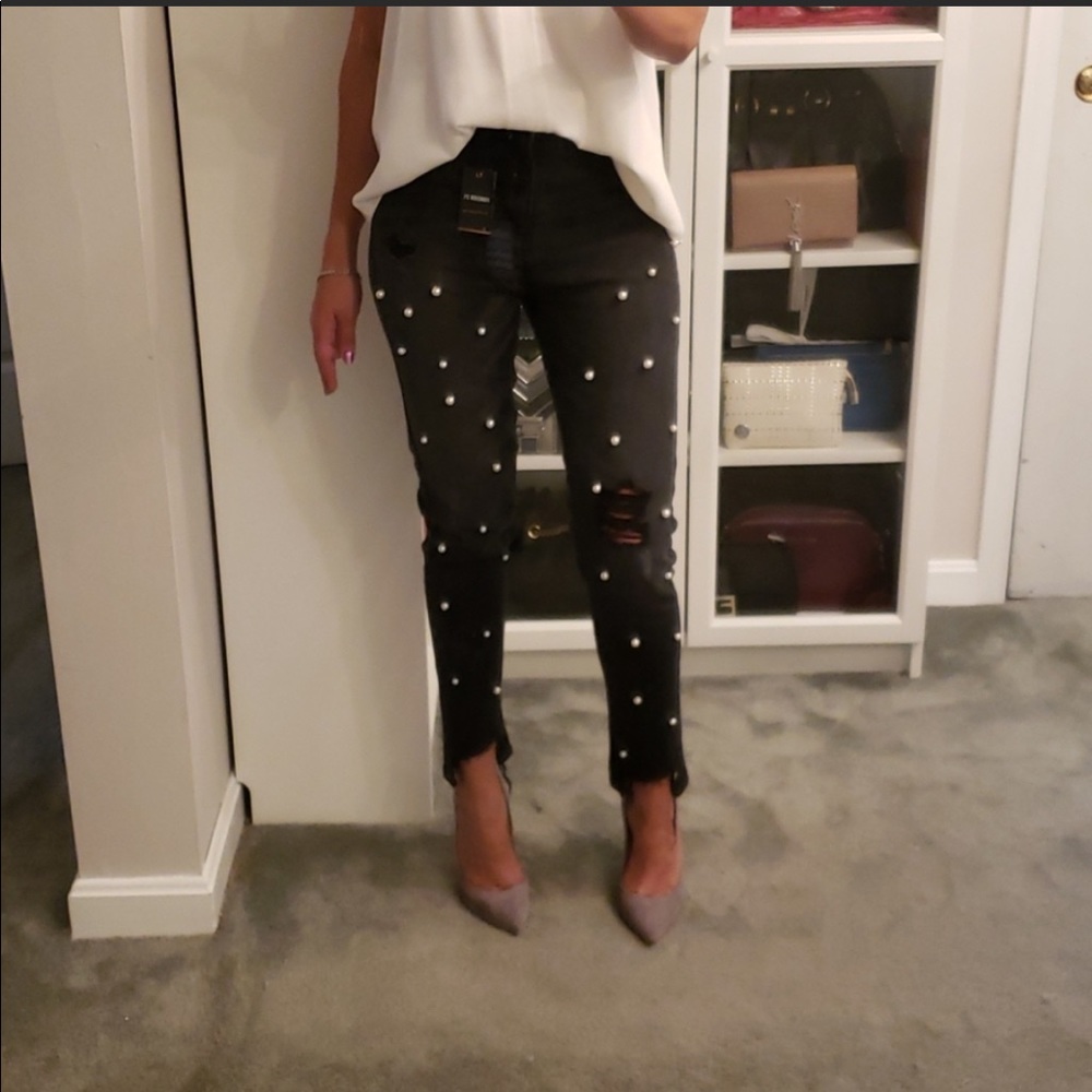 Pearl embellished jeans 🖤